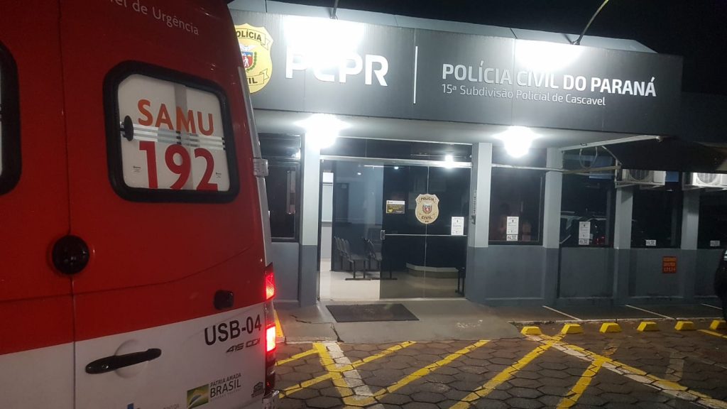 Homem detido com calça furtada é socorrido na 15ª SDP