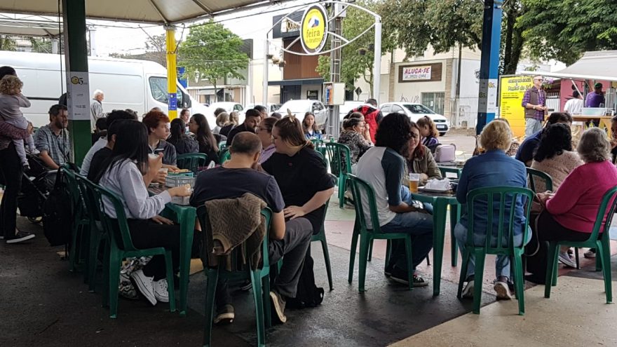 Tradicional Feira do Teatro registra grande público neste domingo (28)