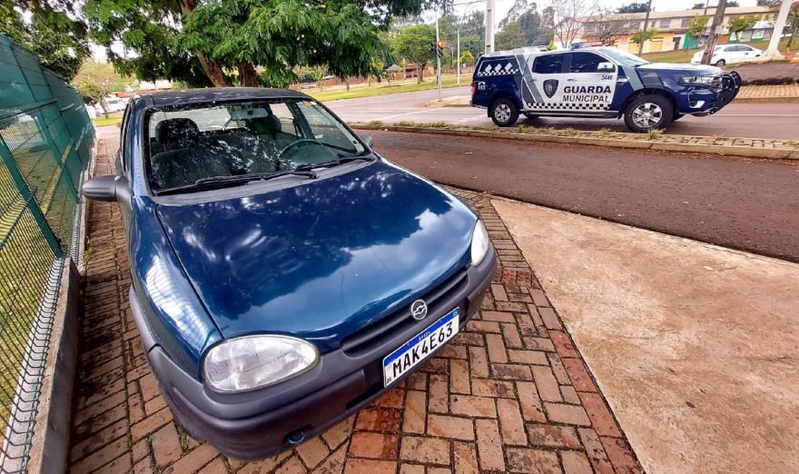Corsa furtado no Centro foi recuperado nas proximidades do HU