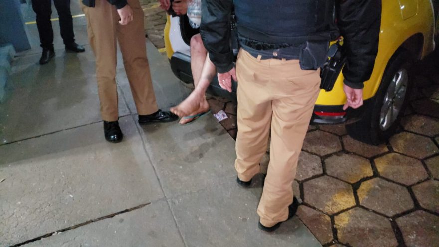Após se envolver em acidente, homem se recusa a fazer teste do bafômetro e é encaminhado pela PM