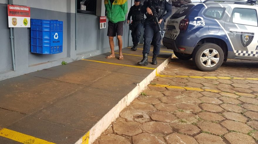 Homem com mandado de prisão em aberto é detido pela Guarda Municipal