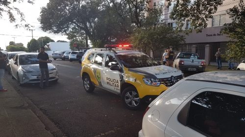 Motoristas de aplicativo fazem buzinaço para cobrar homem que não paga corridas Imagem referente a Motoristas de aplicativo fazem buzinaço para cobrar homem que não paga corridas