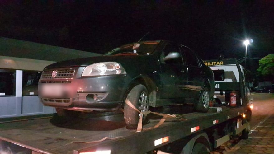Fiat Siena tomado em assalto na BR-277 é recuperado no Universitário