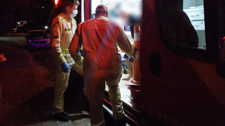 Jovem sofre queda de pressão, desmaia e corta cabeça no Alto Alegre