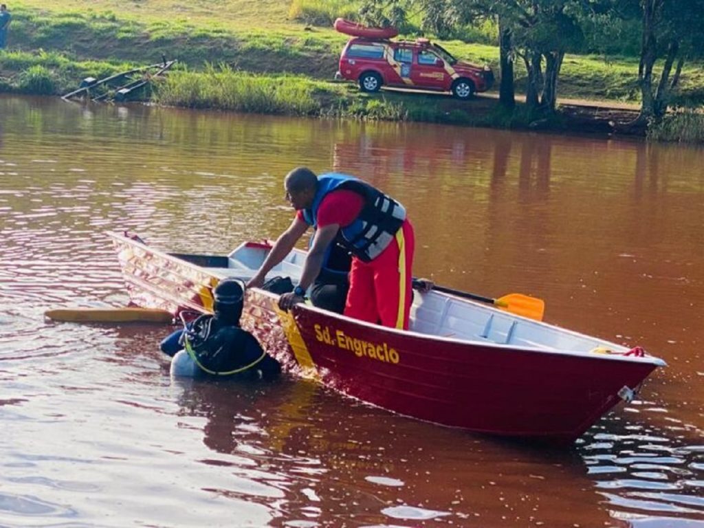 Bombeiros encontram corpo de jovem que se afogou em represa de Apucarana