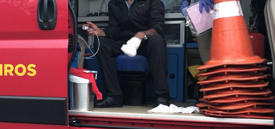 Homem amputa três dedos após sofrer acidente com serra mármore