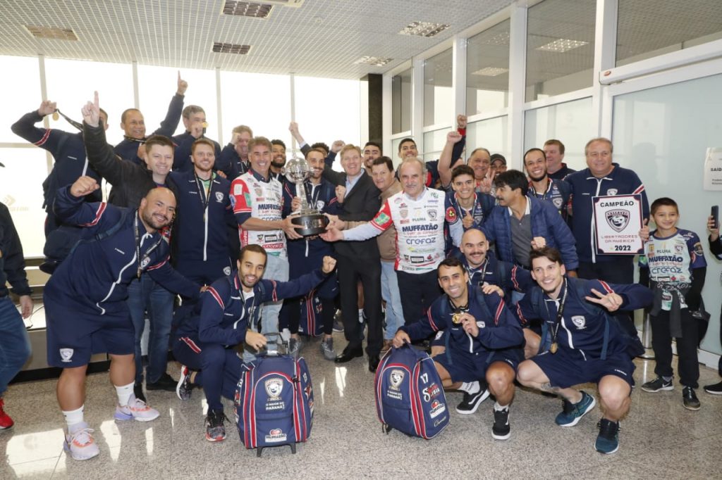 Cascavel Futsal: Prefeito Paranhos recepciona bicampeões da Libertadores da América