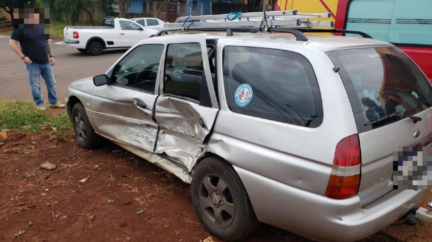 Mulher fica abalada após acidente no Santa Cruz e é atendida pelo Siate