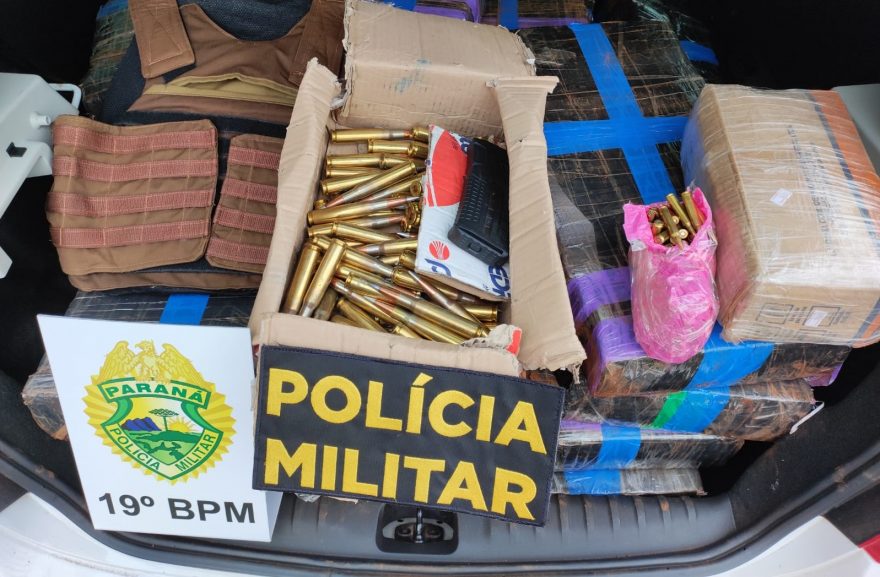PM apreende carro com drogas e munição antiaérea, em São José das Palmeiras