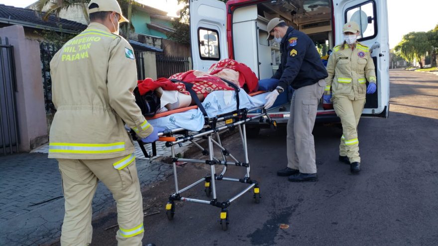 Idosa de 86 anos é socorrida após sofrer queda em residência no Clarito