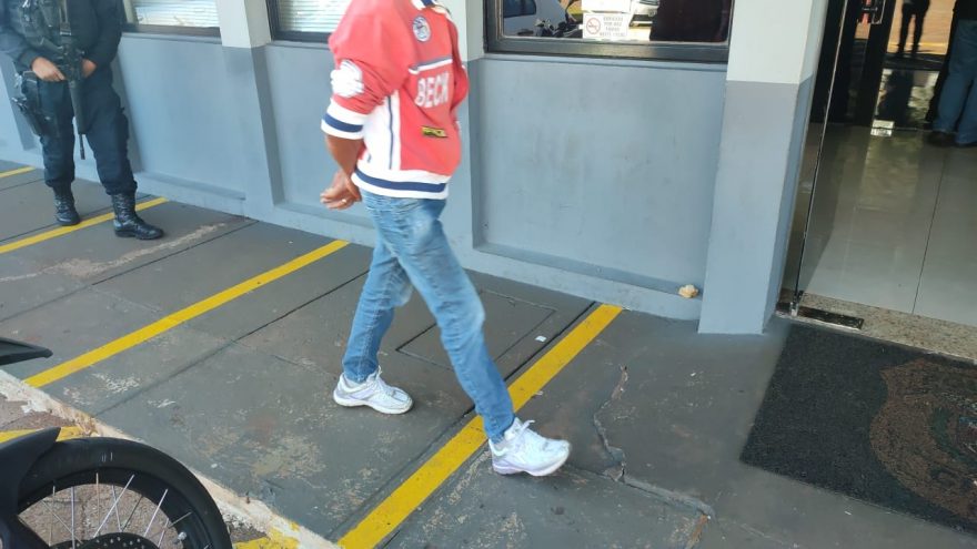Após furtar dois frascos de Xampu em supermercado, homem é detido pela Guarda Municipal