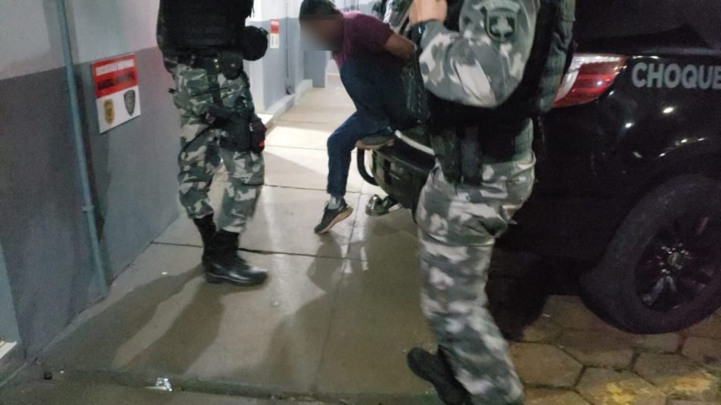 Jovem tenta fugir da abordagem da Choque, mas acaba na 15ª SDP