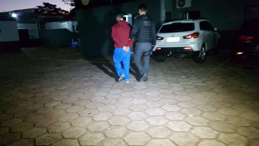 Homem é detido durante cumprimento de mandado de prisão da Delegacia de Homicídios em Cascavel