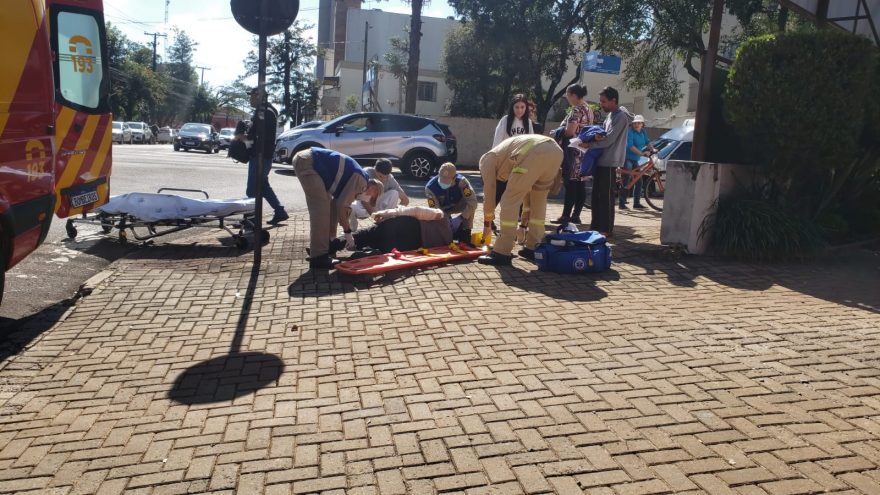 Com suspeita de fratura no braço, mulher é socorrida no Centro