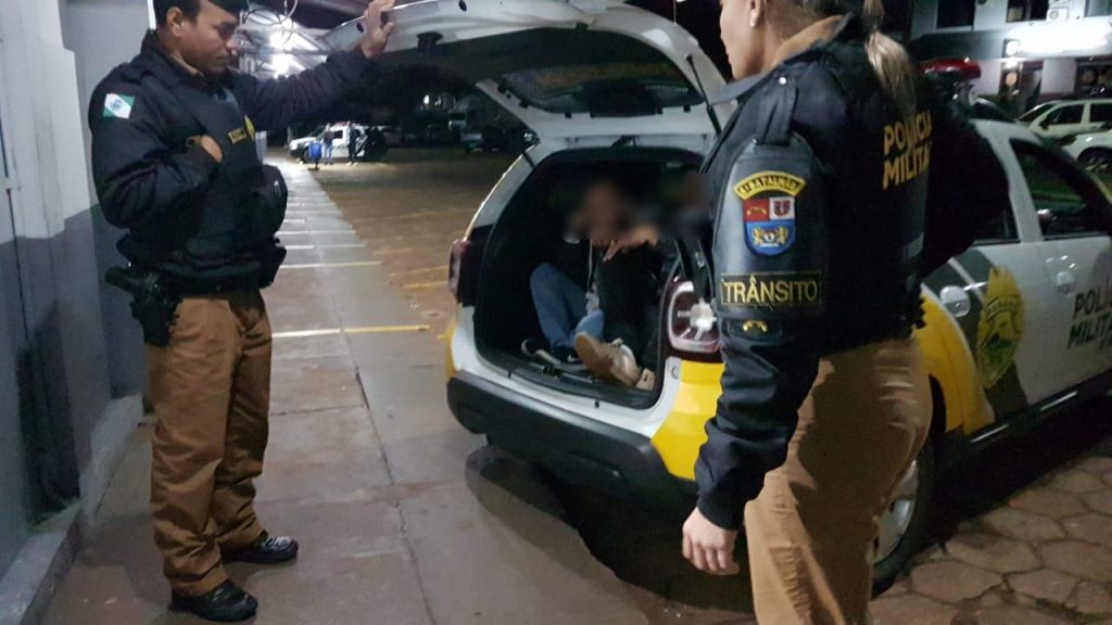 Mais dois condutores são flagrados dirigindo sob efeito de bebida alcoólica em Cascavel Mais dois condutores são flagrados dirigindo sob efeito de bebida alcoólica em Cascavel