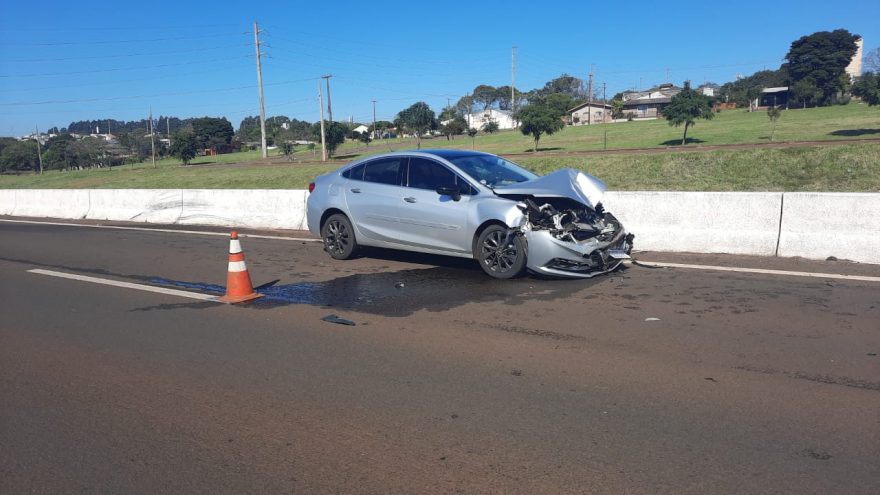 Colisão entre Cruze e caminhão é registrada na rodovia PRc-467