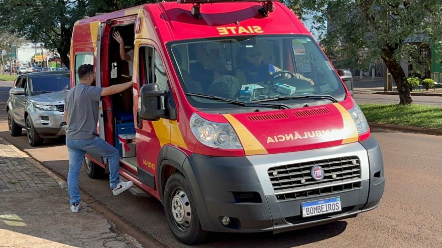 Homem de 48 anos fica ferido ao sofrer queda de moto na Avenida Assunção