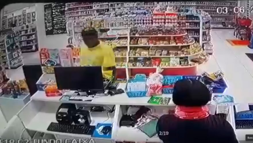 Ladrão comete assalto em Farmácia