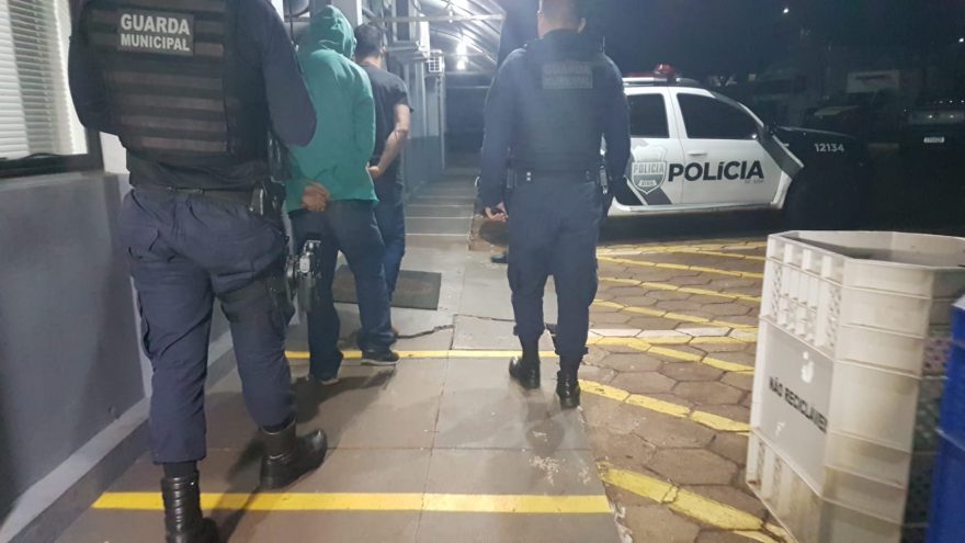 Guarda Municipal recupera carro cinco minutos após o furto; Donos nem haviam percebido crime