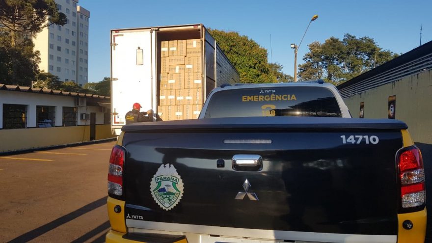 PRE apreende caminhão com contrabando de cigarros na PR-239