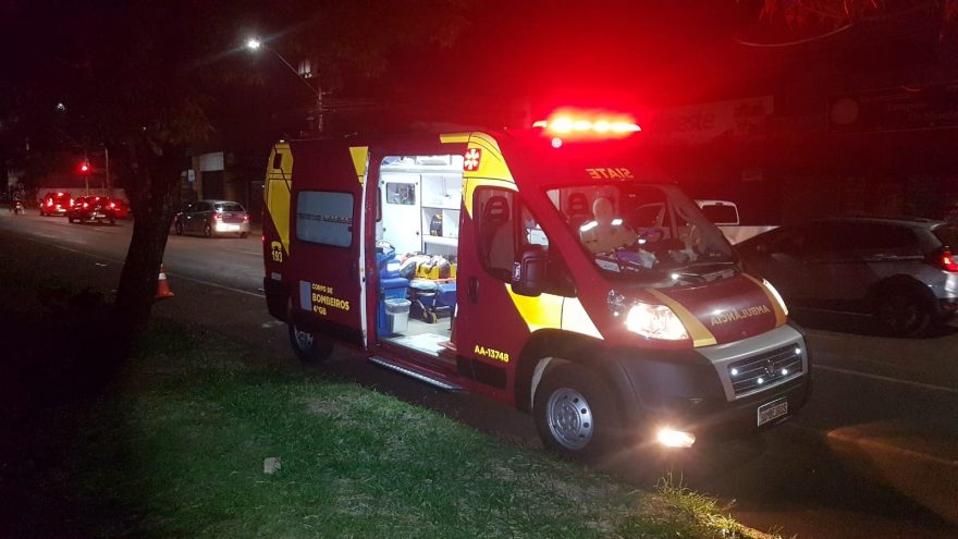 Motociclista fica ferido em acidente de trânsito na Rua Jorge Lacerda