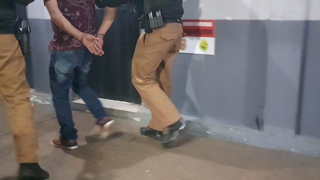 Homem é detido por violência doméstica em Guaraniaçu Homem é detido por violência doméstica em Guaraniaçu