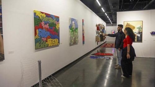 Feriado cultural em Curitiba traz música portuguesa, estreia no teatro, cinema e exposições Imagem referente a Feriado cultural em Curitiba traz música portuguesa, estreia no teatro, cinema e exposições
