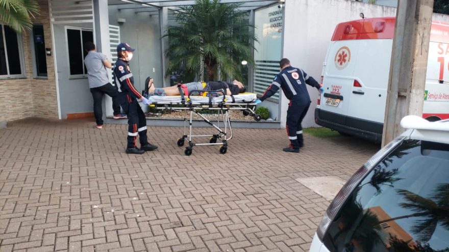 Homem precisa ser contido quimicamente após surto agressivo