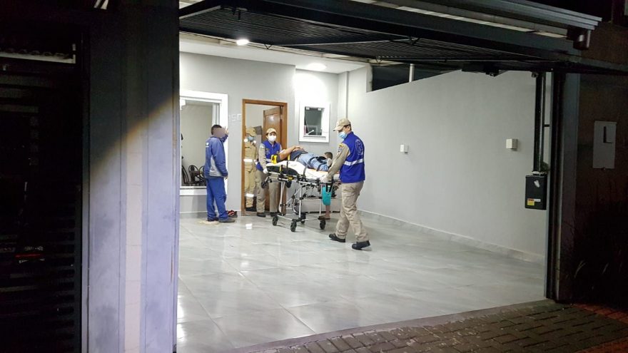 Homem sofre de queda de plano elevado enquanto instalava cerca elétrica no Morumbi