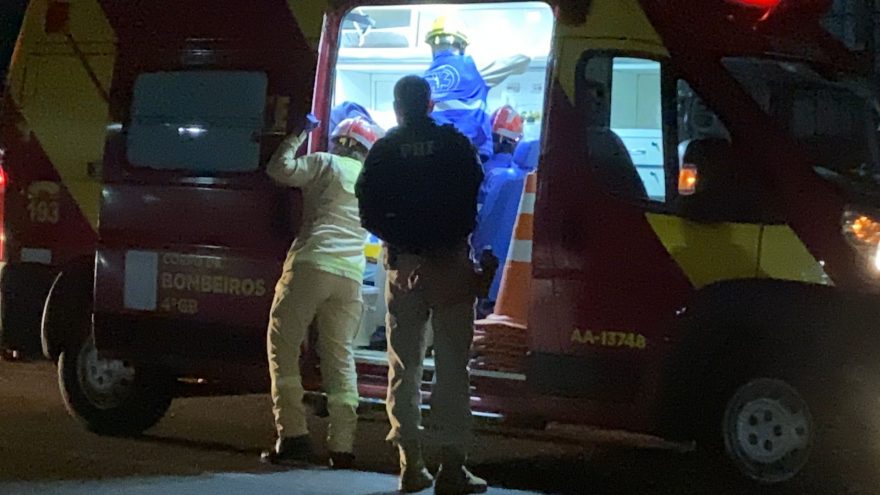 Trabalhador fica em estado grave após ser atropelado enquanto atravessava BR-277 para pegar ônibus