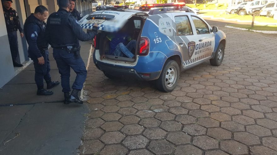 Detido por desacato e resistência à GM, homem é encaminhado à Delegacia