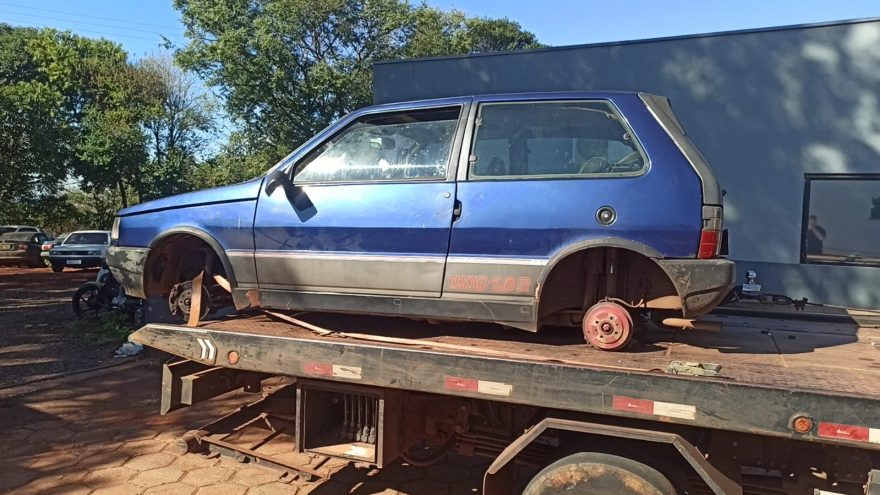 Fiat Uno com registro de furto é recuperado pela Polícia Militar