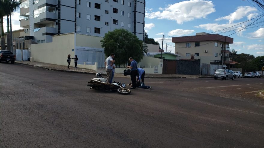 Batida entre moto e S10 é registrada no Rua da Bandeira