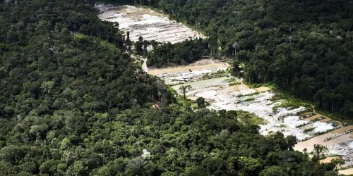 Imagem referente a Força-tarefa destrói dez garimpos ilegais na Amazônia