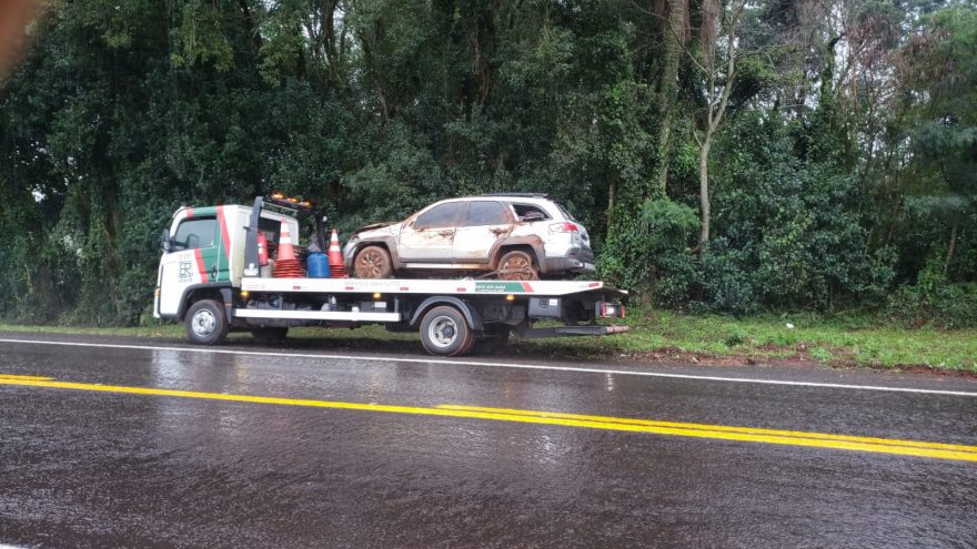 Cinco pessoas ficam feridas em capotamento na rodovia BR-277