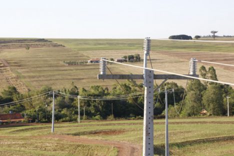 Centro-Sul do Paraná receberá R$ 1,3 bilhão em melhorias na rede de energia até 2025 Imagem referente a Centro-Sul do Paraná receberá R$ 1,3 bilhão em melhorias na rede de energia até 2025
