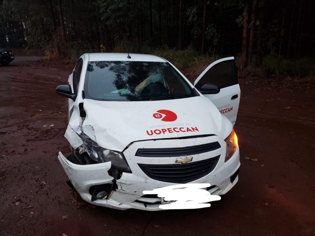 Ônix de Cascavel se envolve em acidente na PR-486