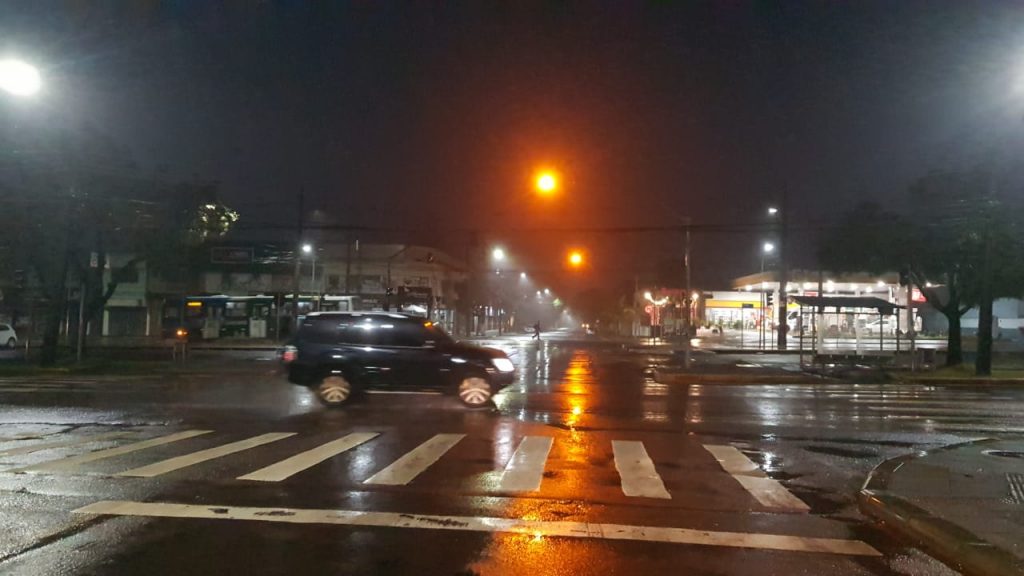 Atenção: Semáforos na Avenida Brasil com Rua Rafael Picoli estão no Amarelo Intermitente Atenção: Semáforos na Avenida Brasil com Rua Rafael Picoli estão no Amarelo Intermitente