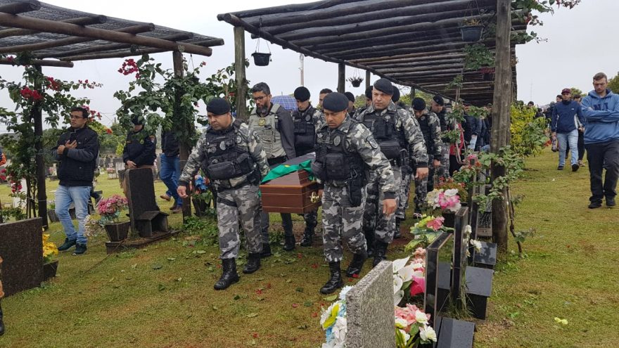 Cabo Cláudio Brito do Pelotão de Choque foi enterrado em Cascavel