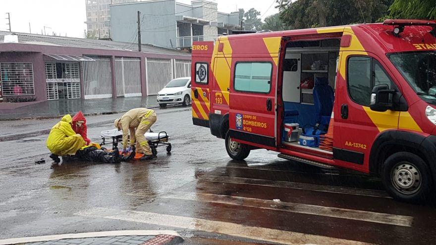 Colisão entre carro e moto deixa homem ferido no Bairro Coqueiral