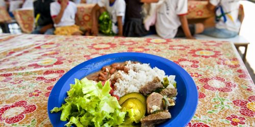 Imagem referente a Rio aprova projeto que proíbe alimentos ultraprocessados nas escolas