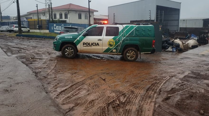 Polícia Ambiental da PM realiza averiguações em barracões às margens da BR-277