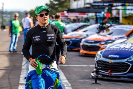 Imagem referente a Jogadores do Cascavel Futsal e pilotos da Stock Car disputarão “partida” no Autódromo de Cascavel