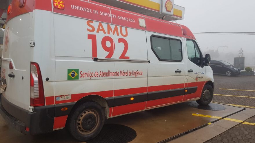 Samu atende vítima de queda na Avenida Brasil, no Centro