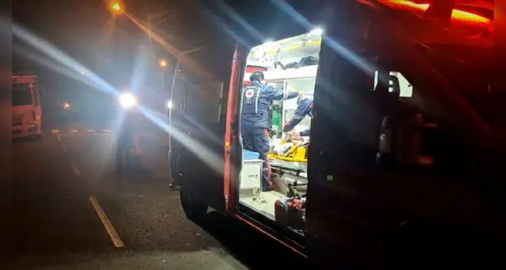 Adolescente de 17 anos é agredido e baleado em Ponta Grossa Adolescente de 17 anos é agredido e baleado em Ponta Grossa