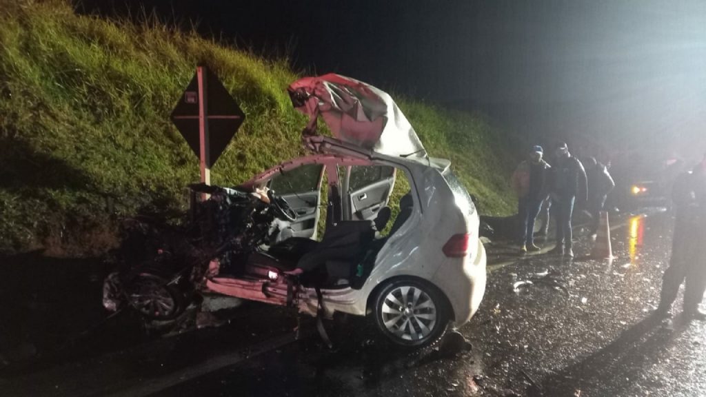 Condutor de carro morre em grave acidente na PR-280 em Marmeleiro Condutor de carro morre em grave acidente na PR-280 em Marmeleiro