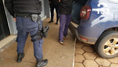 Imagem referente a Homem invade escola no Alto Alegre com facão e é detido por GM de plantão