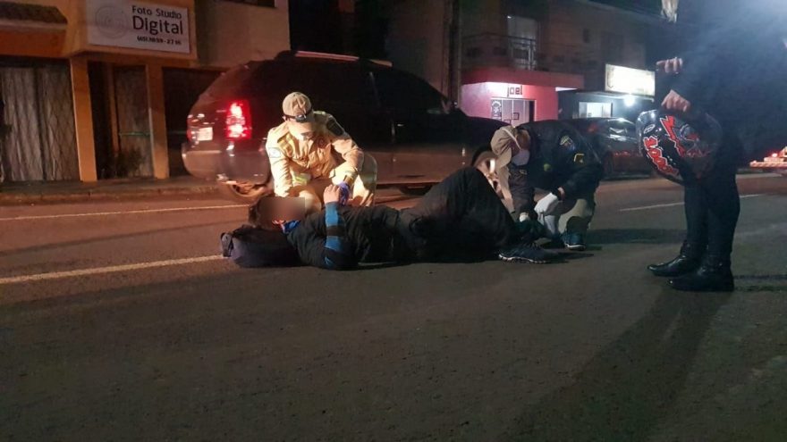 Acidente na Rua Cuiabá deixa motociclista ferido