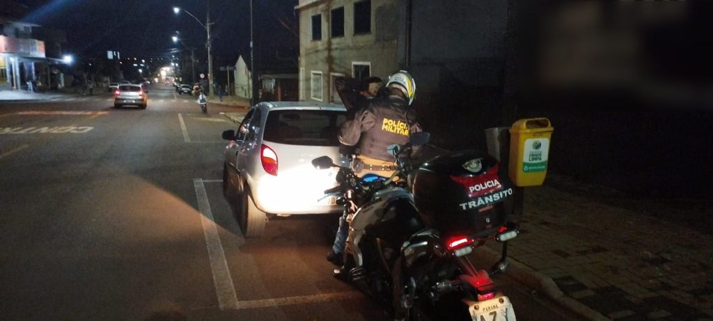 Gotran recolhe veículos e flagra condutores inabilitados em abordagens de trânsito