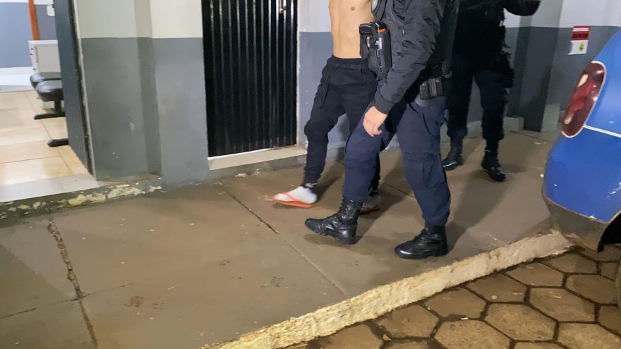 Suspeito de agredir a companheira e o enteado é detido pela GM no bairro Interlagos